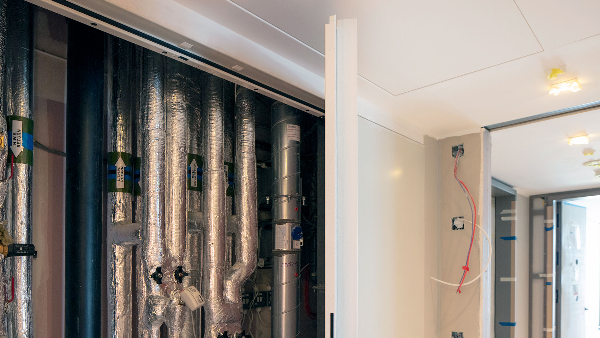 ceiling access at one bishopsgate plaza